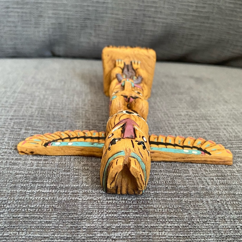 Vtg Alaska Resin Eagle Totem Pole figurine - Picture 4 of 6